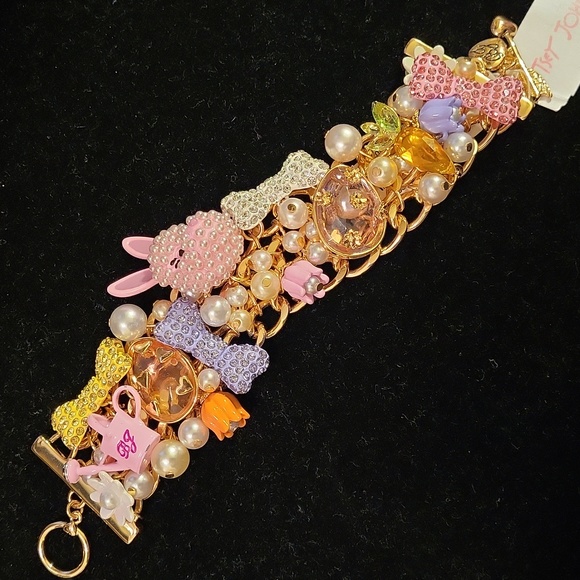 Betsey Johnson somebunny loves me bunny rabbit - Picture 2 of 5